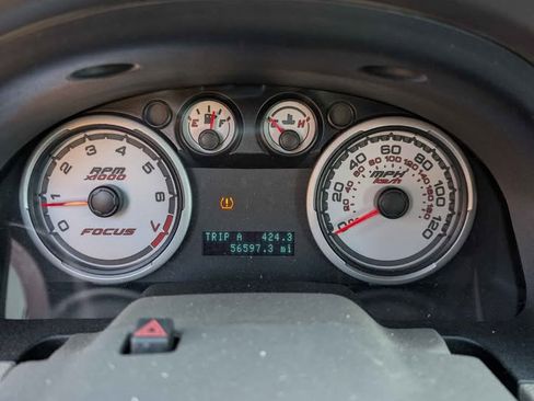 Used 2010 Ford Focus SE image 8