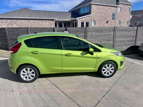 Used 2011 Ford Fiesta SE w/ 203A Rapid Spec Order Code image 10