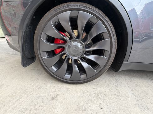 Used 2022 Tesla Model Y Performance AWD/4WD image 11