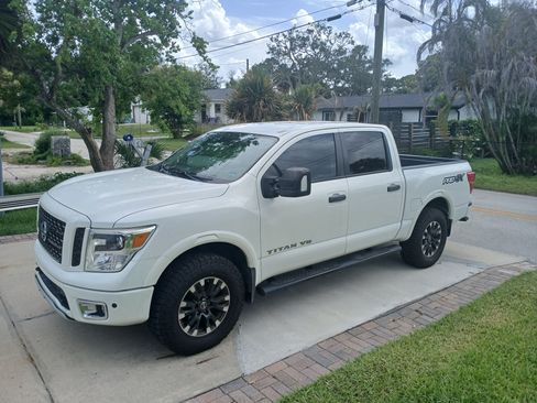 Used 2019 Nissan Titan PRO-4X w/ Pro-4x Utility Package AWD/4WD image 4