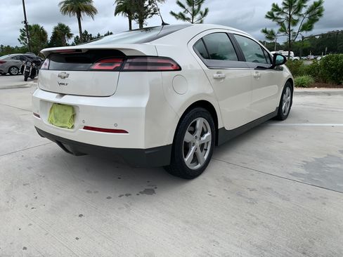 Used 2013 Chevrolet Volt Premium w/ Premium Trim Package FWD image 4
