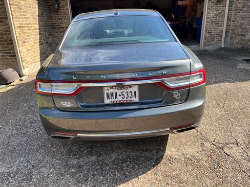 Used 2017 Lincoln Continental Premiere FWD image 6