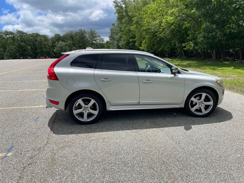 Used 2011 Volvo XC60 3.2 R-Design w/ Climate Pkg AWD/4WD image 1