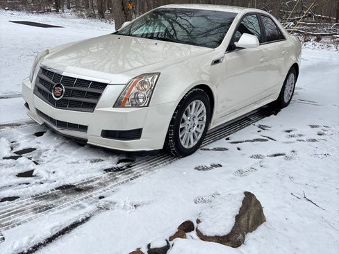 Used 2011 Cadillac CTS Luxury image 1