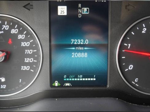 Used 2024 Mercedes-Benz Sprinter 2500 image 9