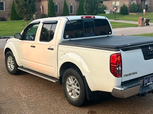 Used 2016 Nissan Frontier SV RWD image 8