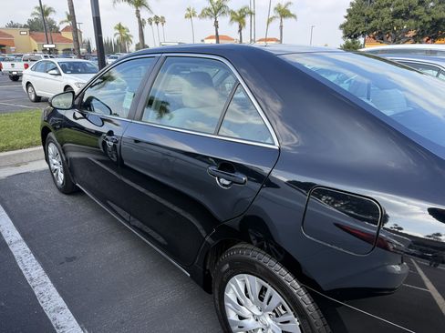 Used 2014 Toyota Camry LE image 6