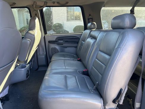 Used 2005 Ford Excursion XLT image 6