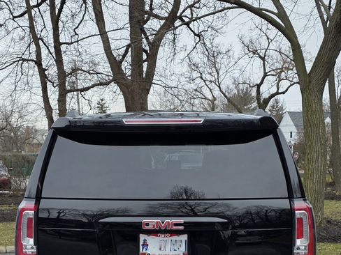 Used 2018 GMC Yukon SLT image 6