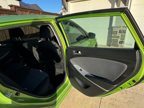 Used 2012 Hyundai Accent GS image 11