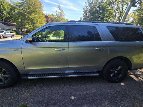 Used 2021 Ford Expedition Max XLT image 11