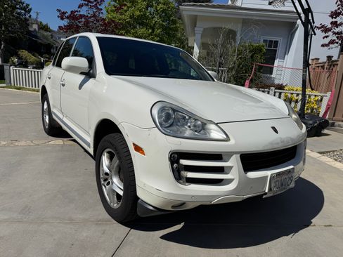 Used 2009 Porsche Cayenne AWD/4WD image 2