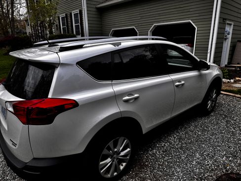 Used 2013 Toyota RAV4 Limited AWD/4WD image 2