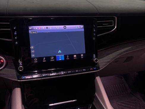 Used 2022 Jeep Wagoneer Series III w/ Premium Group I image 9