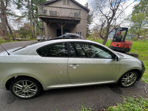 Used 2006 Scion tC FWD image 2