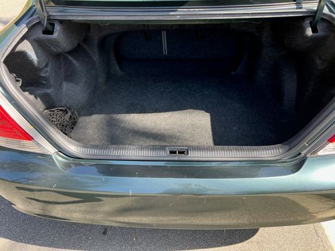 Used 2005 Toyota Camry LE image 14