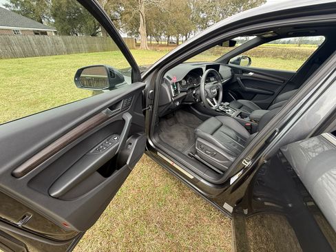 Used 2023 Audi Q5 2.0T Premium w/ Convenience Package image 10