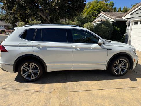 Used 2018 Volkswagen Tiguan SEL image 6