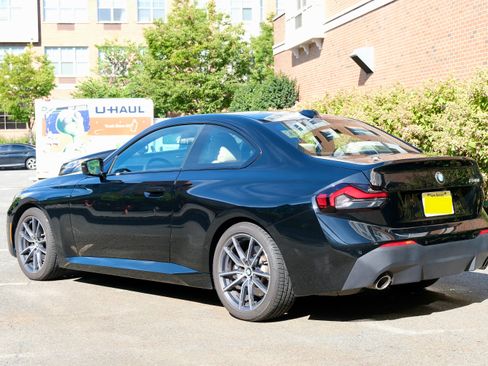 Used 2023 BMW 230i Coupe w/ Premium Package RWD image 2