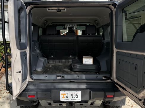 Used 2025 INEOS Grenadier image 2