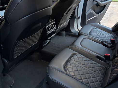 Used 2023 Audi SQ8 Prestige AWD/4WD image 5