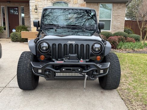 Used 2010 Jeep Wrangler Unlimited Sport AWD/4WD image 4