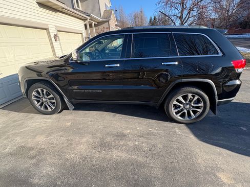 Used 2018 Jeep Grand Cherokee Limited w/ Luxury Group II image 2
