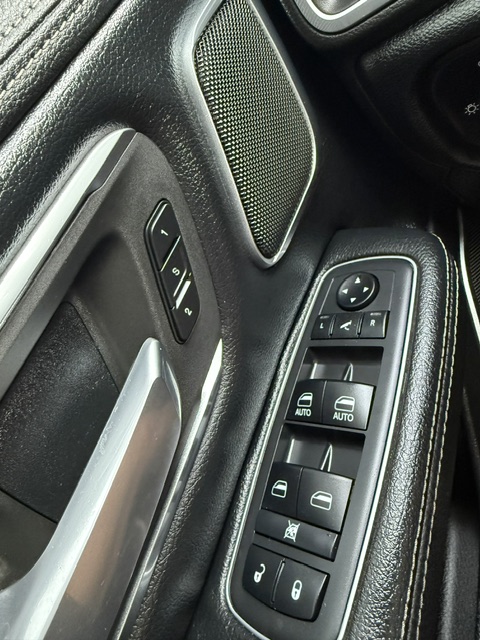 Used 2019 RAM 1500 Laramie RWD image 24