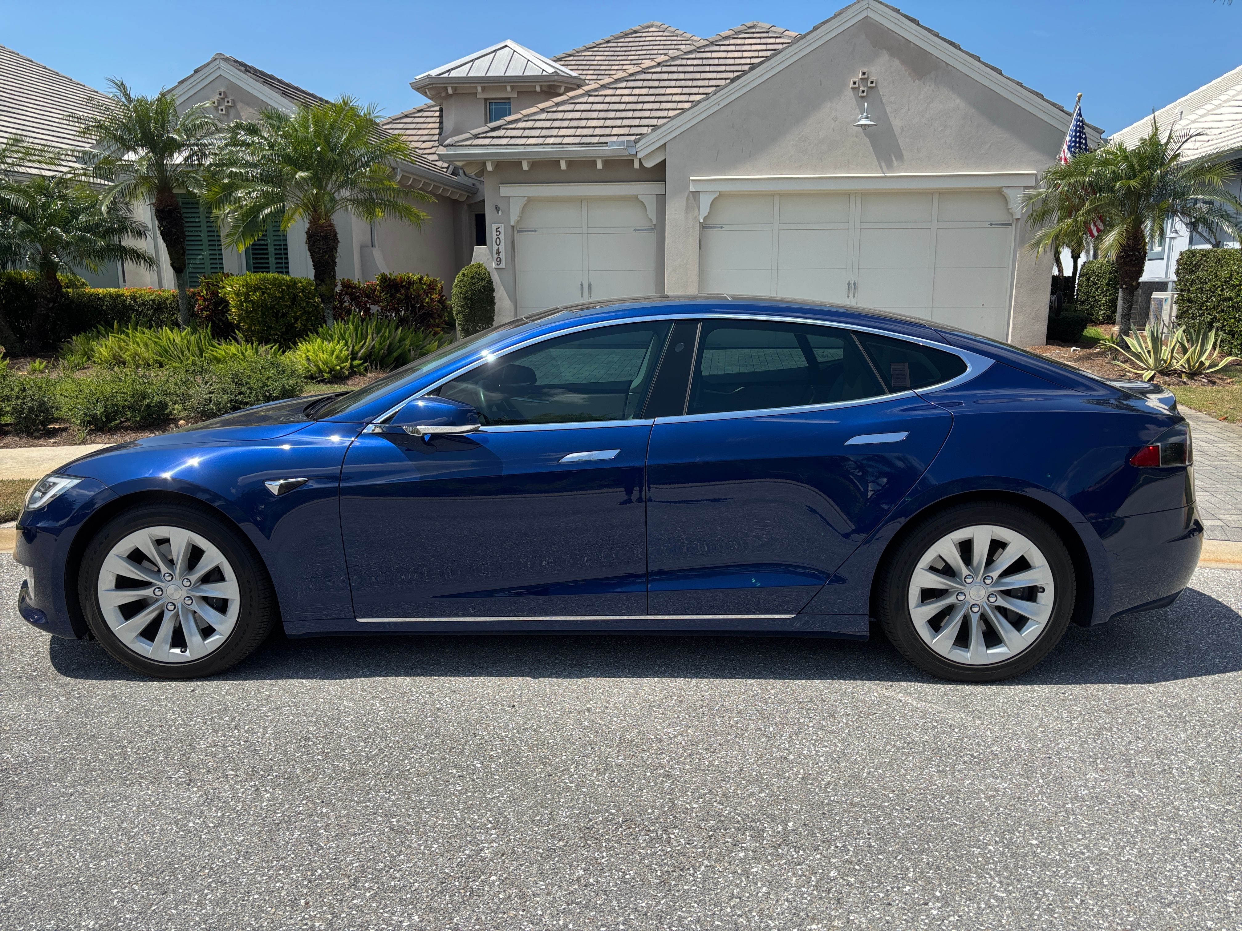 Used 2017 Tesla Model S 75D AWD/4WD image 4