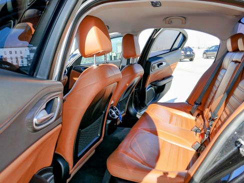 Used 2018 Alfa Romeo Giulia Ti w/ Quick Order Package 22Z Lusso image 22