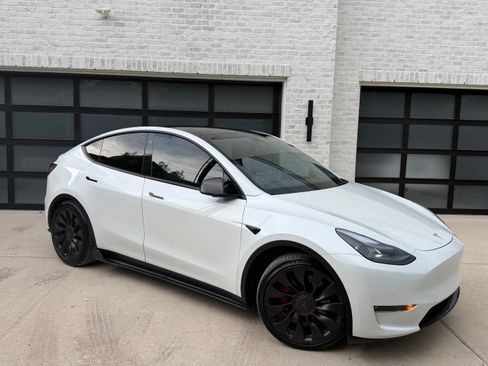 Used 2021 Tesla Model Y Performance AWD/4WD image 1
