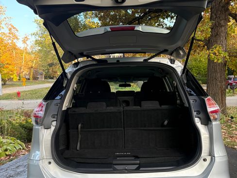 Used 2015 Nissan Rogue S w/ S Family Package image 17