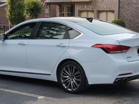 Used 2015 Hyundai Genesis 5.0 image 2