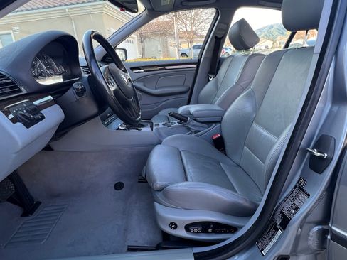 Used 2003 BMW 330xi Sedan image 22