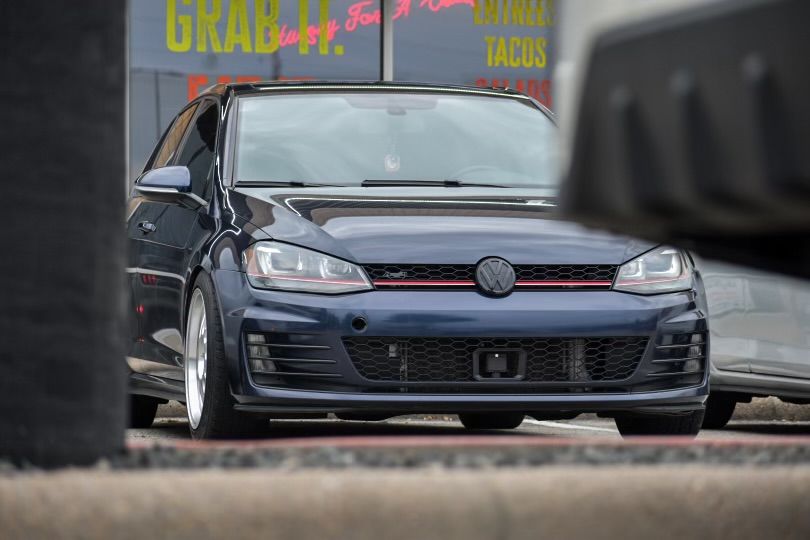 Used 2017 Volkswagen GTI Autobahn FWD image 1