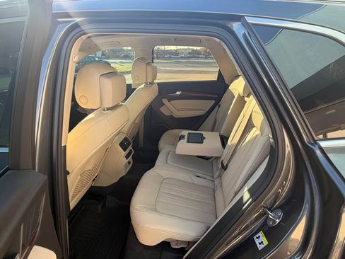 Used 2023 Audi Q5 2.0T Premium Plus w/ Premium Plus Package image 12