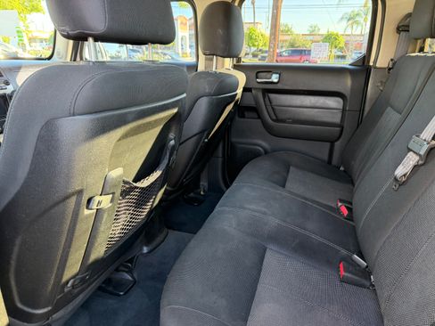 Used 2009 HUMMER H3T Alpha AWD/4WD image 12