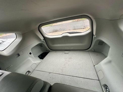 Used 2012 Toyota Prius V Five image 9