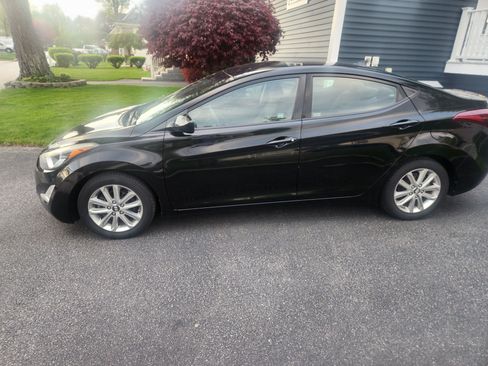 Used 2014 Hyundai Elantra SE w/ Option Group 02 FWD image 14