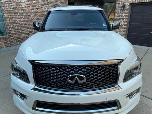 Used 2017 INFINITI QX80 Limited w/ All Season Package image 4