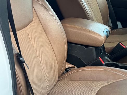 Used 2016 Jeep Wrangler Unlimited Sahara image 9