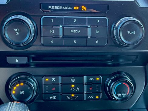 Used 2017 Ford F150 XLT w/ Equipment Group 302A Luxury image 31