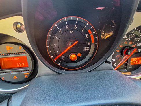 Used 2013 Nissan 370Z Touring w/ Sport Pkg image 15