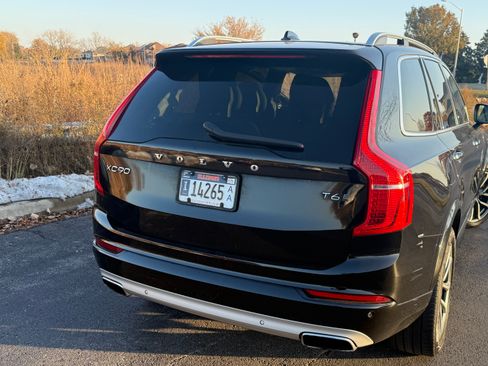 Used 2017 Volvo XC90 T6 Momentum w/ Vision Package image 10