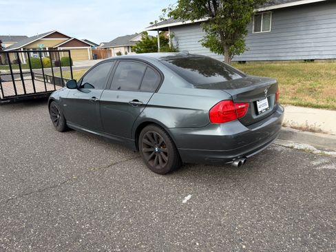 Used 2011 BMW 328i Sedan RWD image 4