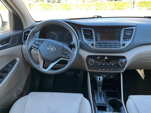 Used 2016 Hyundai Tucson SE image 5