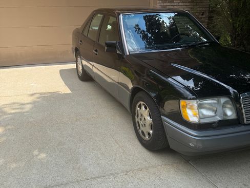 Used 1995 Mercedes-Benz E 320 Sedan image 12