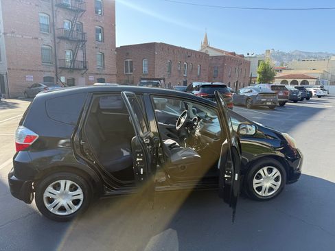 Used 2009 Honda Fit image 2