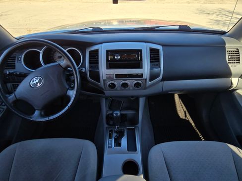 Used 2006 Toyota Tacoma PreRunner w/ SR5 Pkg #2 image 25