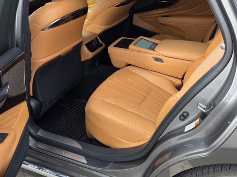 Used 2022 Lexus LS 500 AWD w/ Luxury Package image 18